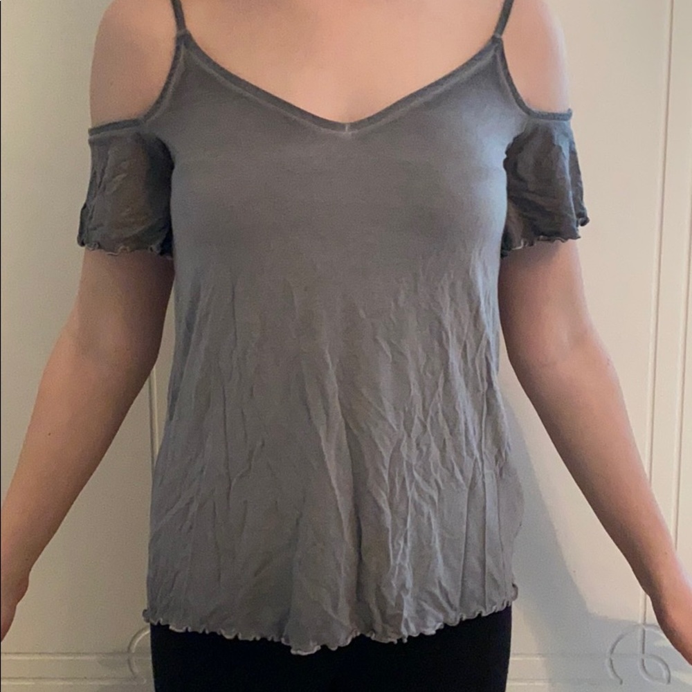 Grey shirt with cut out shoulders- American Eagle
